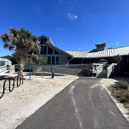 New! Fully Renovated 3/2 Luxury Vacation Home